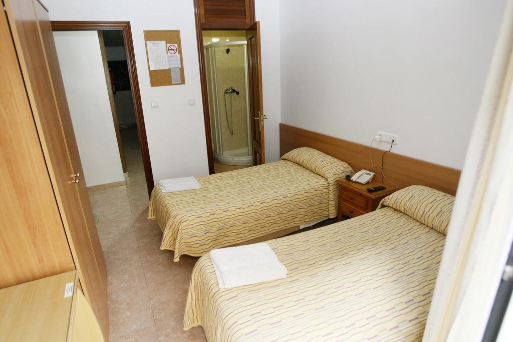 Hostal San Fernando Аликанте Екстериор снимка